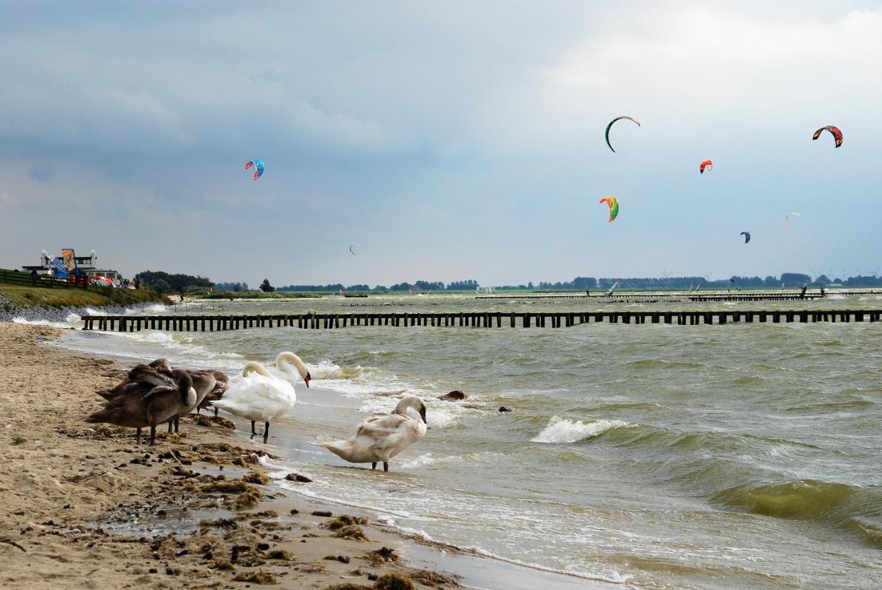 Uit Alle Windstreken Hindeloopen Exterior foto